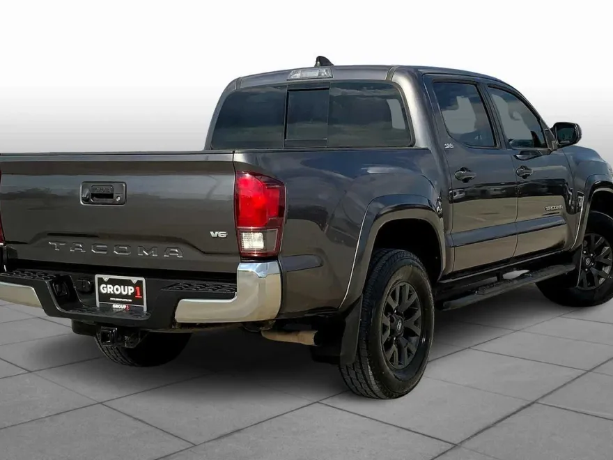 2020 Toyota Tacoma SR5 photo 12