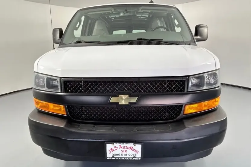 2023 Chevrolet Express 2500 Work Van Cargo photo 1
