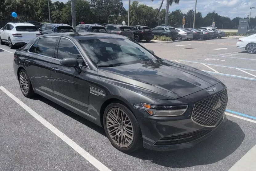 2022 Genesis G90 5.0 Ultimate photo 1