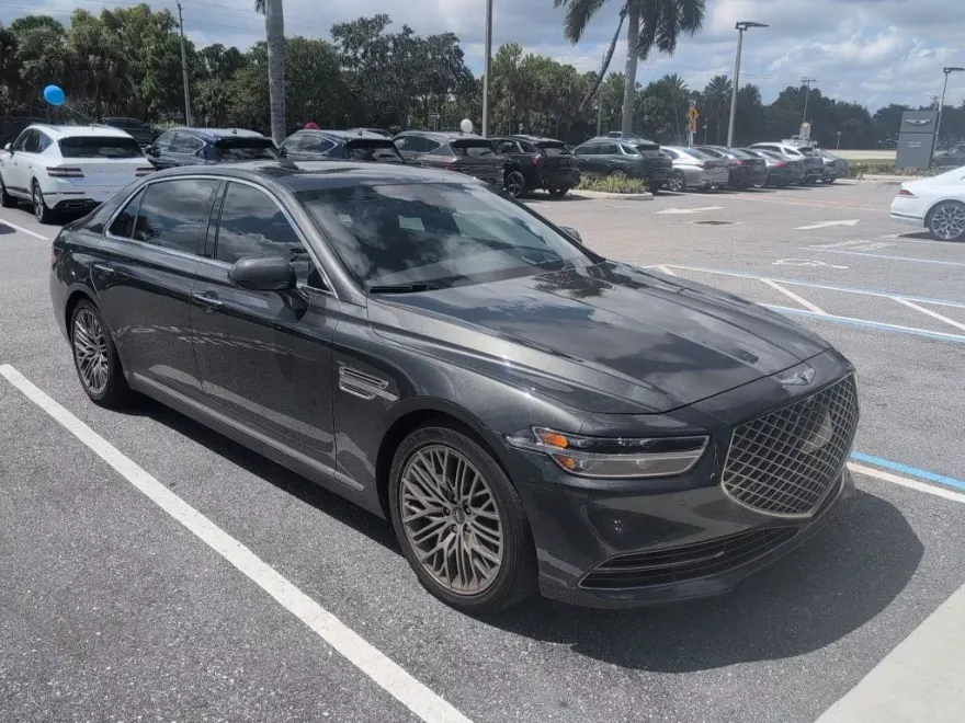 2022 Genesis G90 5.0 Ultimate photo 1