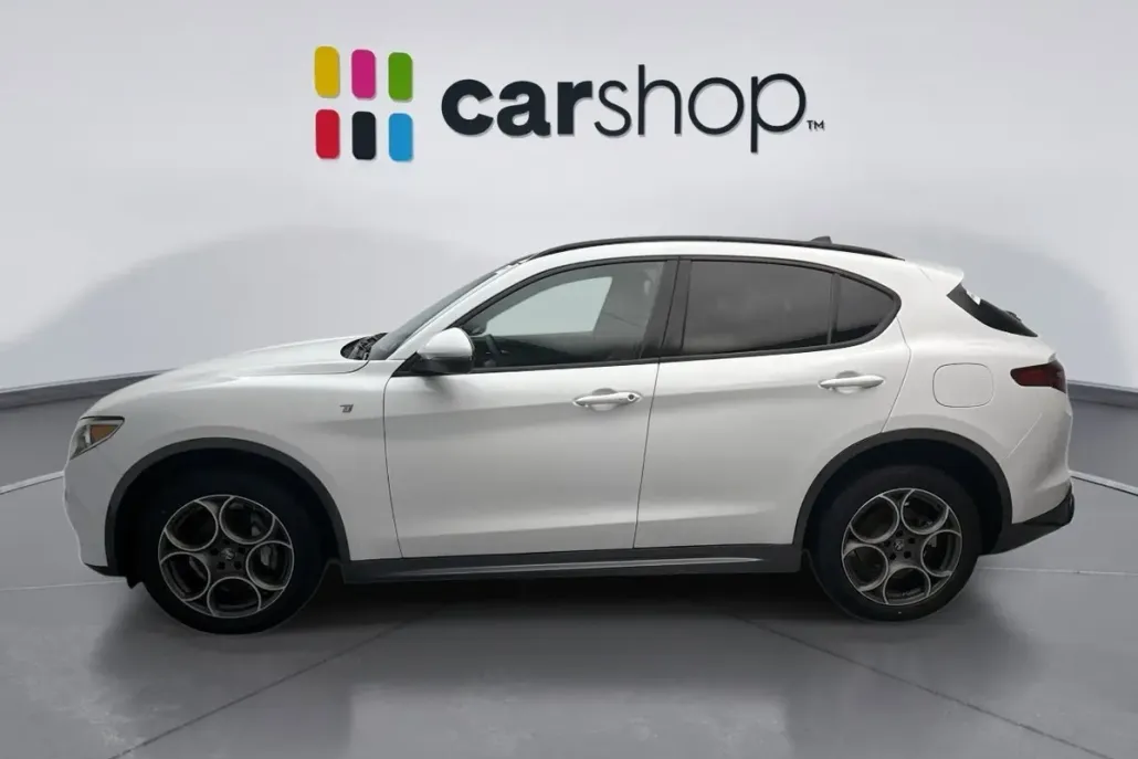 2022 Alfa Romeo Stelvio Ti photo 1