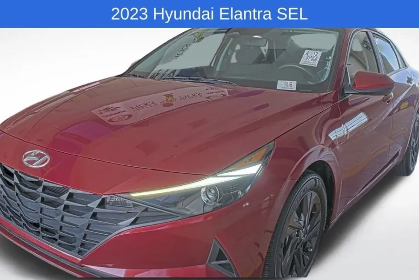 2023 Hyundai Elantra SEL photo 1