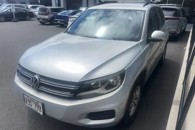 2015 Volkswagen Tiguan S photo 1