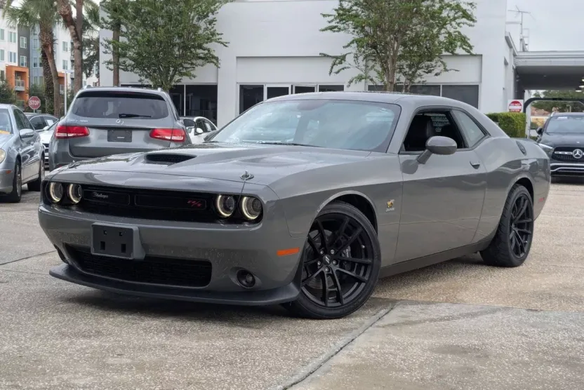 2023 Dodge Challenger R/T Scat Pack photo 1