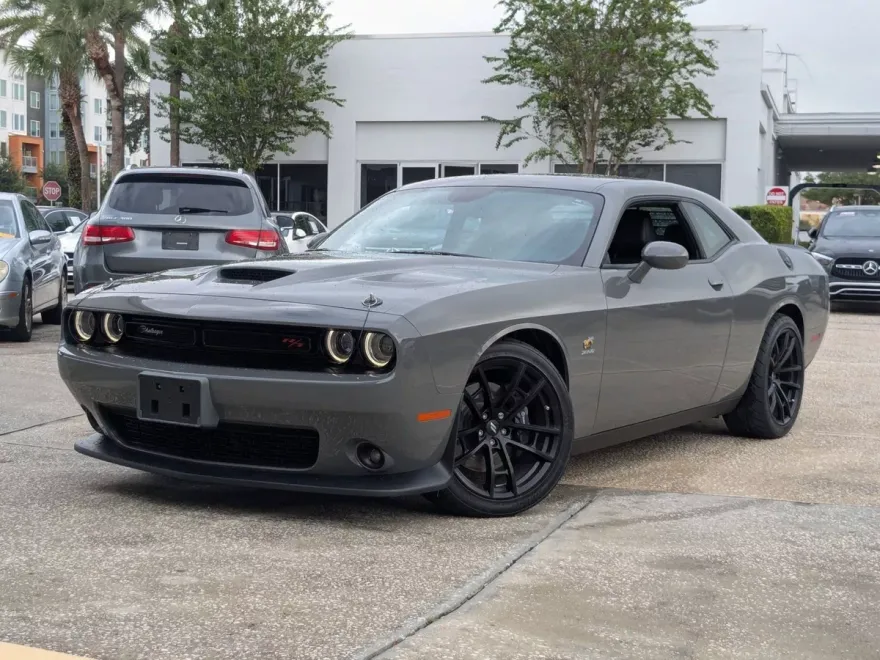 2023 Dodge Challenger R/T Scat Pack photo 1