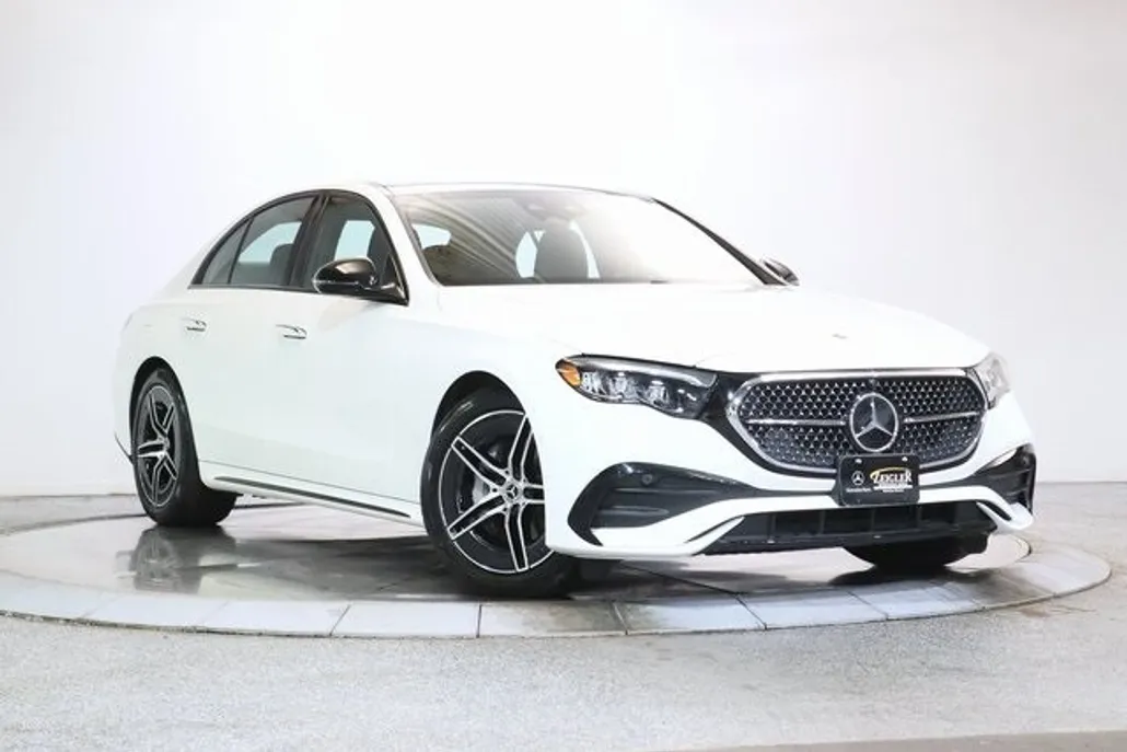 2025 Mercedes Benz E 350 4MATIC photo 1