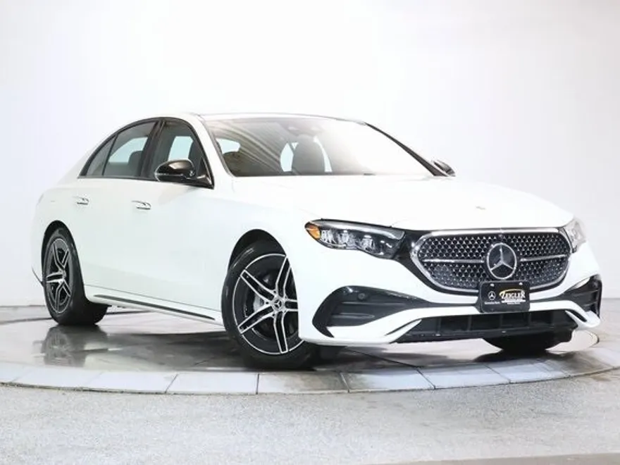 2025 Mercedes Benz E 350 4MATIC photo 1