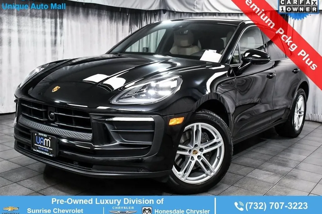 2025 Porsche Macan Base photo 1