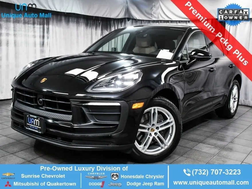 2025 Porsche Macan Base photo 1