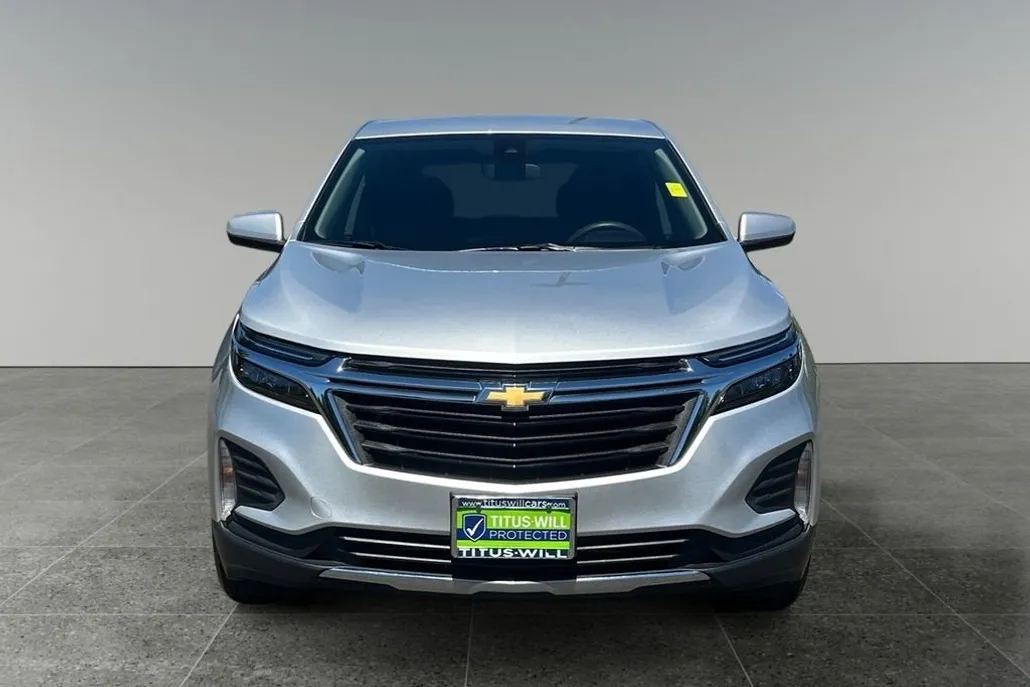 2022 Chevrolet Equinox LT photo 1