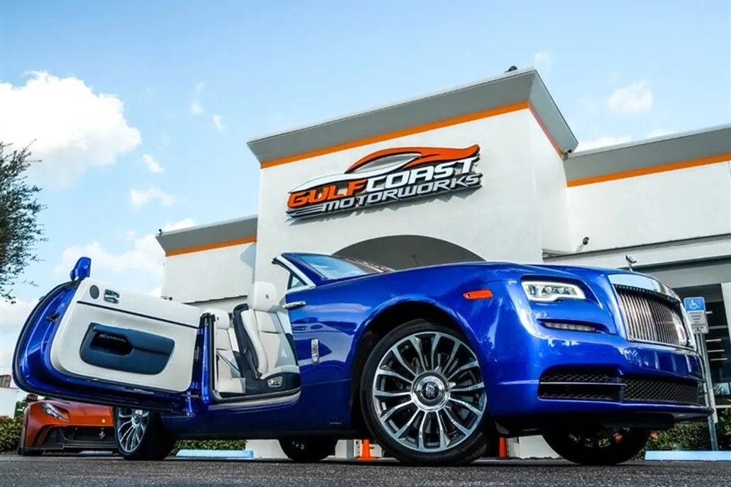 2019 Rolls Royce Dawn photo 1