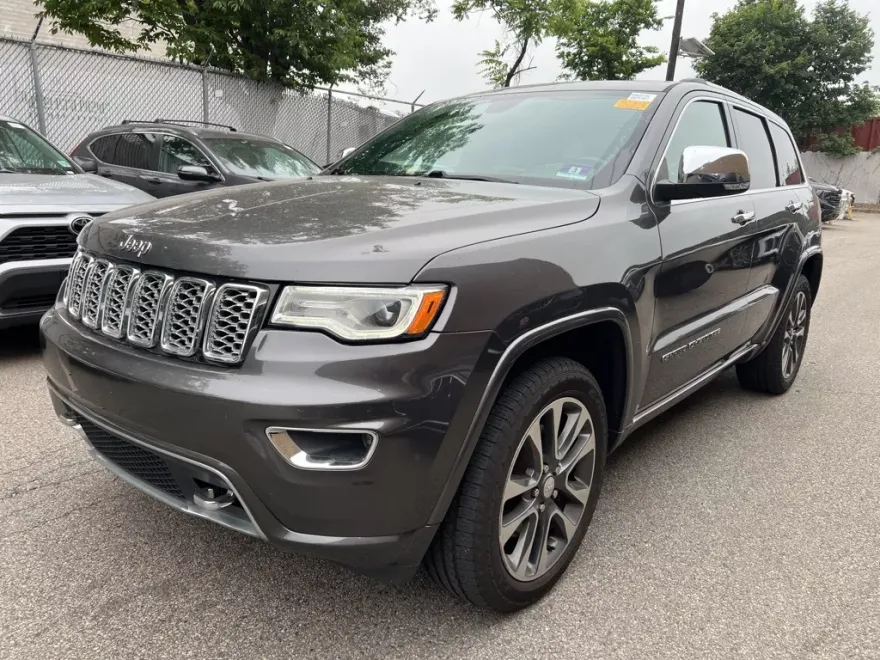 2017 Jeep Grand Cherokee Overland photo 1