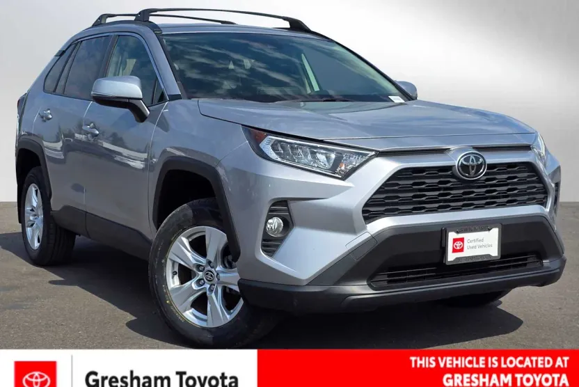 2020 Toyota RAV4 XLE photo 1