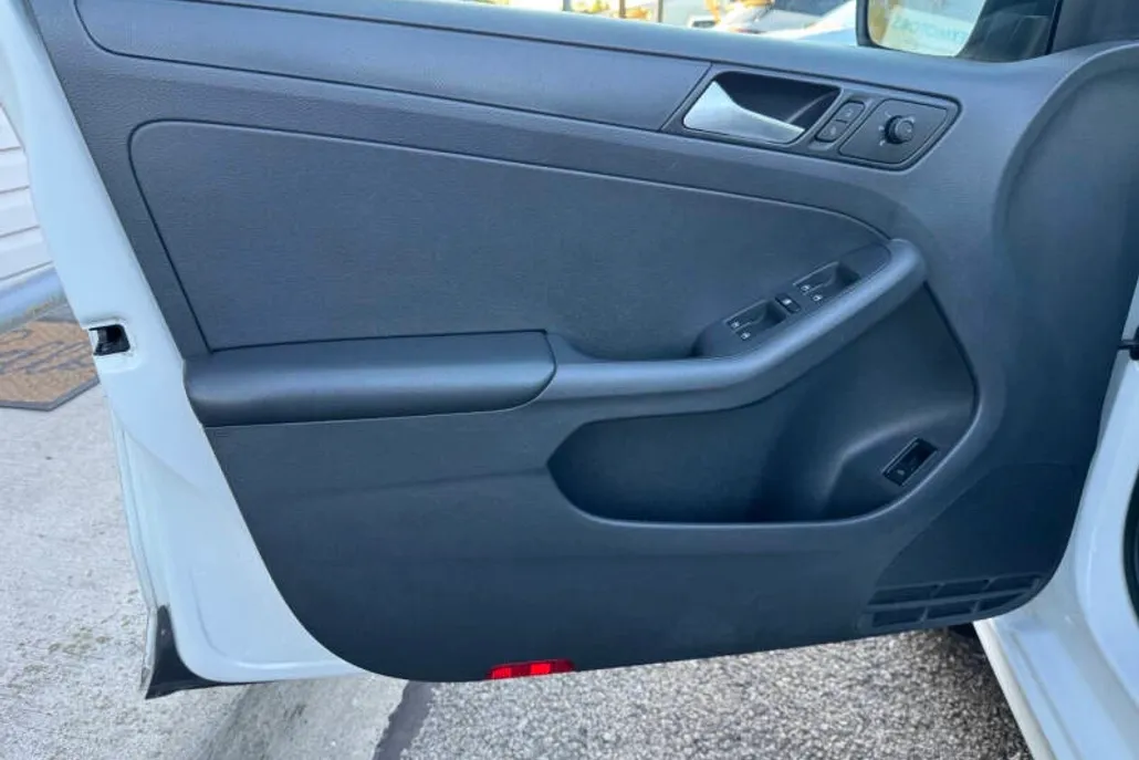 2016 Volkswagen Jetta 1.4T S photo 1