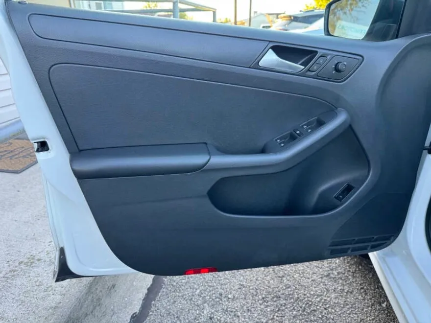 2016 Volkswagen Jetta 1.4T S photo 1