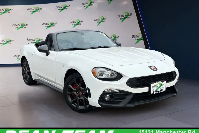 2018 Fiat 124 Spider Abarth photo 1