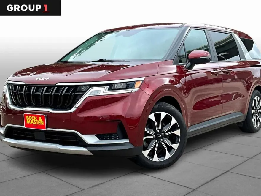 2022 Kia Carnival EX photo 1