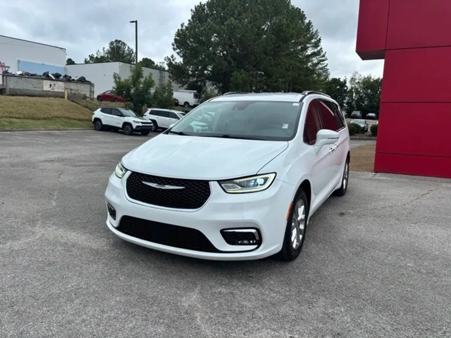 2021 Chrysler Pacifica Touring L photo 1