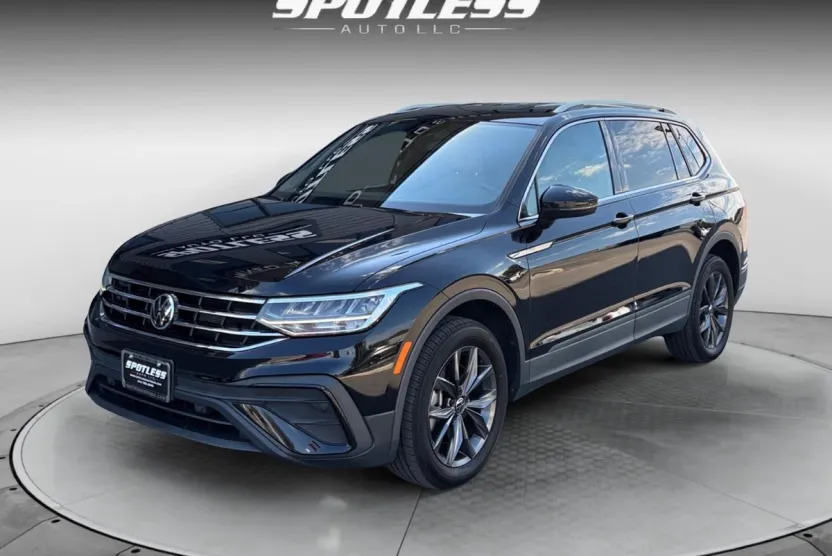 2022 Volkswagen Tiguan SE photo 1