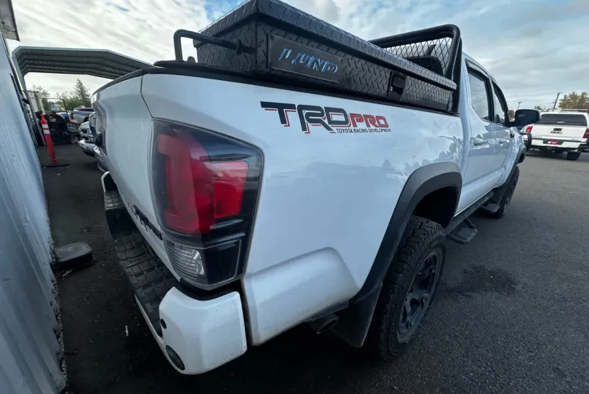 2019 Toyota Tacoma TRD Pro photo 1