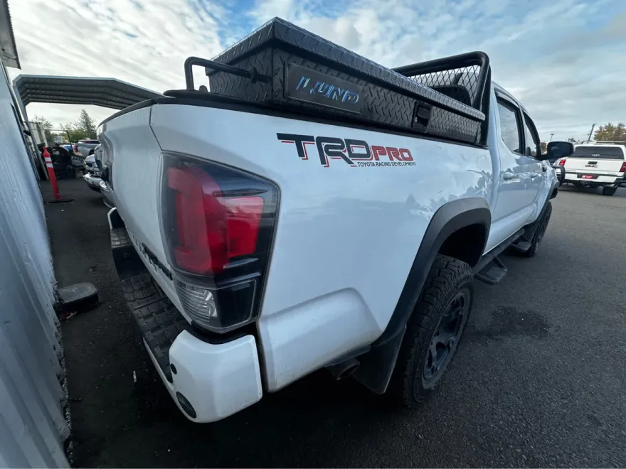 2019 Toyota Tacoma TRD Pro photo 1