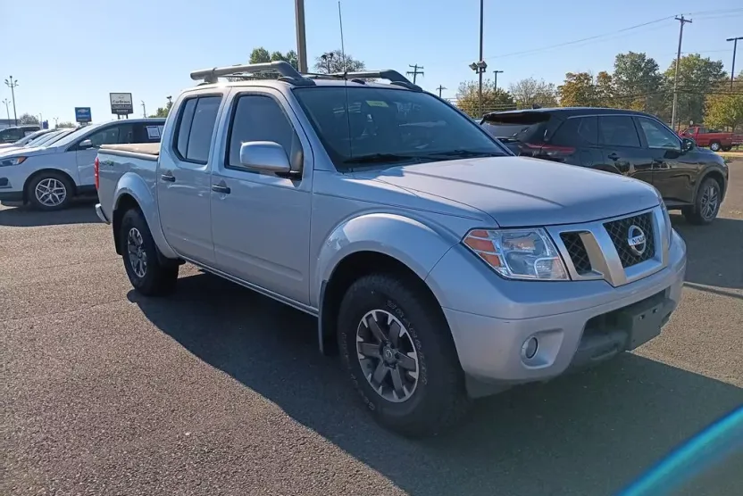 2019 Nissan Frontier PRO-4X photo 1