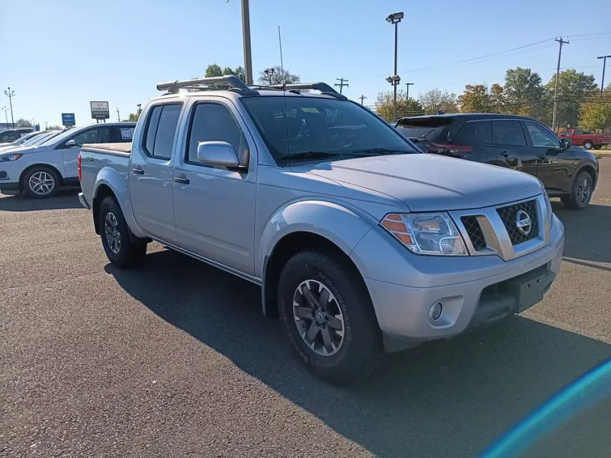 2019 Nissan Frontier PRO-4X photo 1