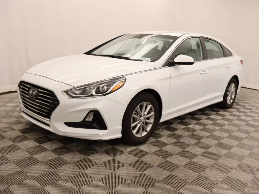 2019 Hyundai Sonata SE photo 1