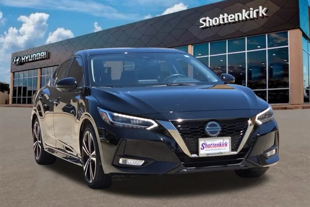 2023 Nissan Sentra SR photo 1