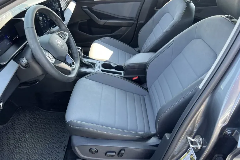 2025 Volkswagen Jetta 1.5T SE photo 1