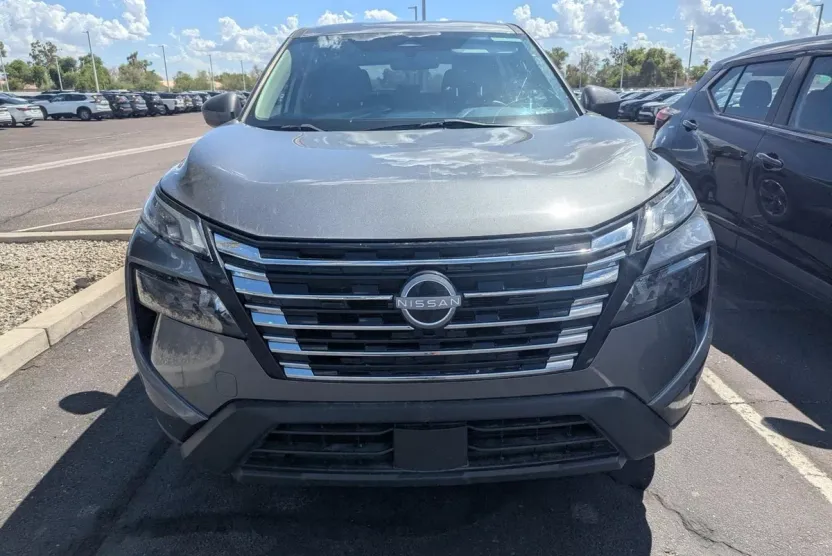 2024 Nissan Rogue SV photo 1