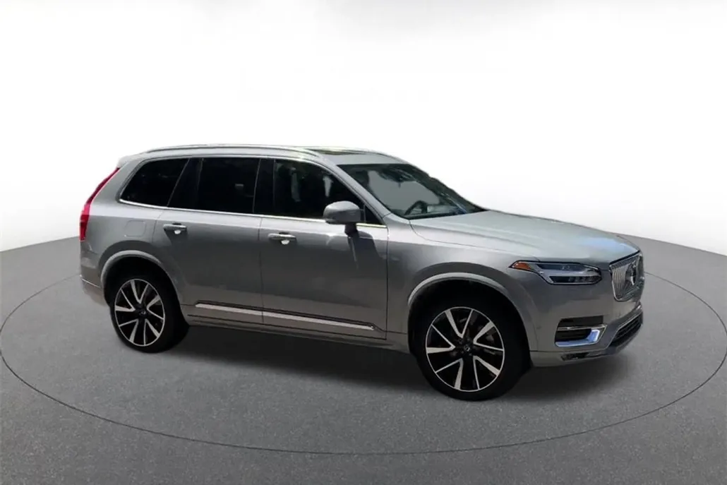 2024 Volvo XC90 Plus photo 1