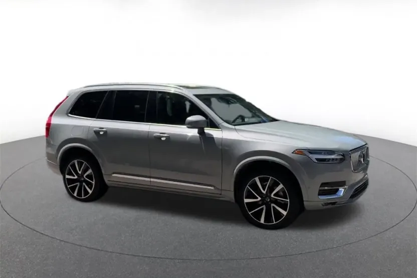 2024 Volvo XC90 Plus photo 1