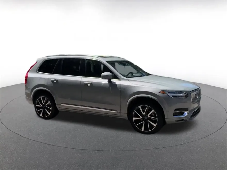 2024 Volvo XC90 Plus photo 1
