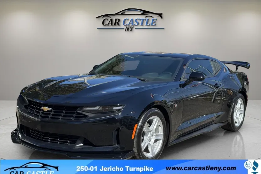 2024 Chevrolet Camaro 1LT photo 1