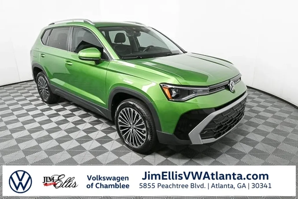 2025 Volkswagen Taos SE photo 1