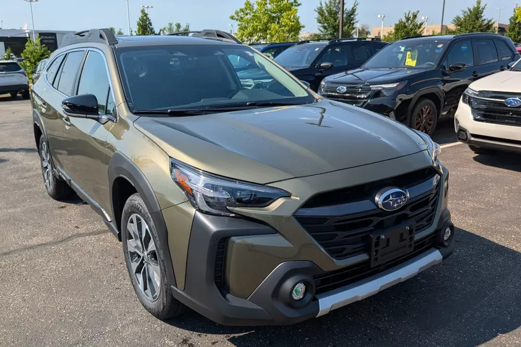 2025 Subaru Outback Limited XT photo 1