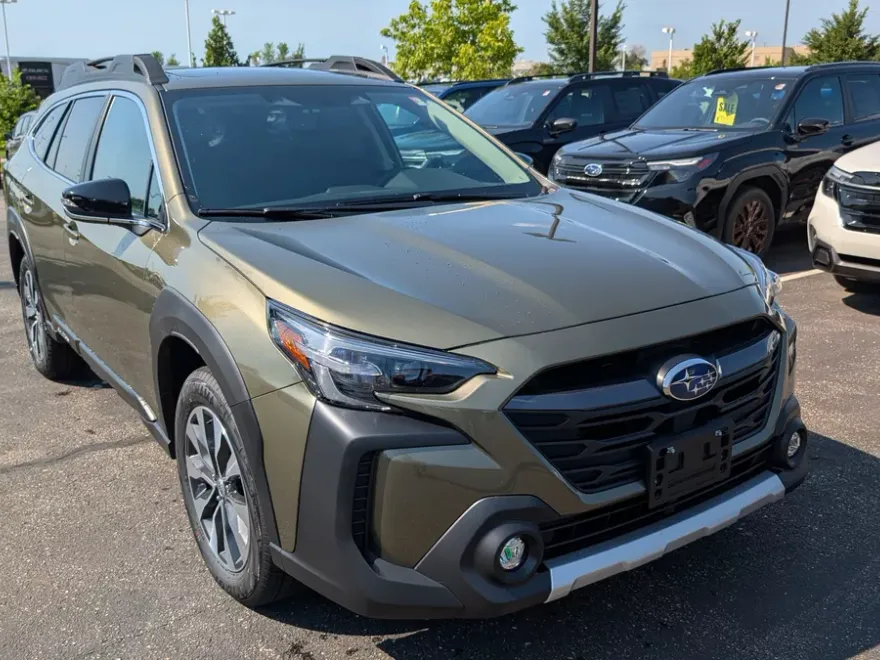 2025 Subaru Outback Limited XT photo 1