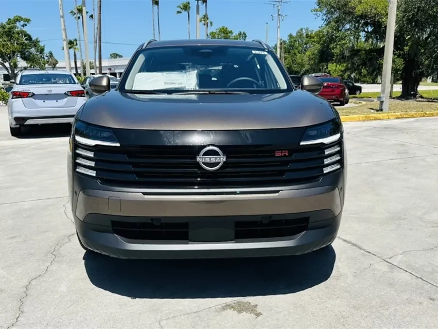 2025 Nissan Kicks SR photo 1