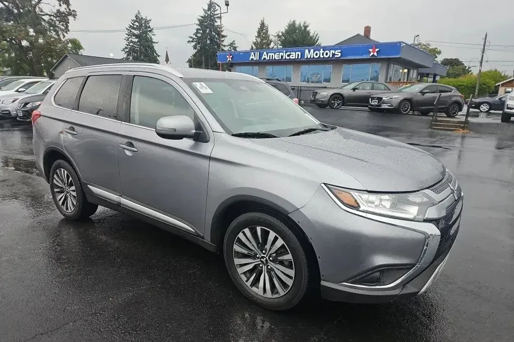 2020 Mitsubishi Outlander ES LE SP SEL Limited photo 1