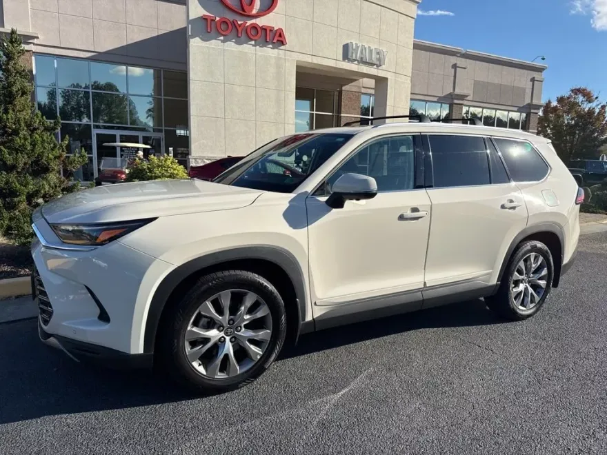 2024 Toyota Grand Highlander Limited photo 1