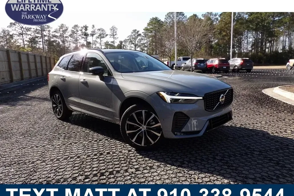 2025 Volvo XC60 B5 Plus photo 1