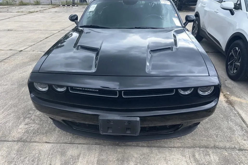 2023 Dodge Challenger SXT photo 1