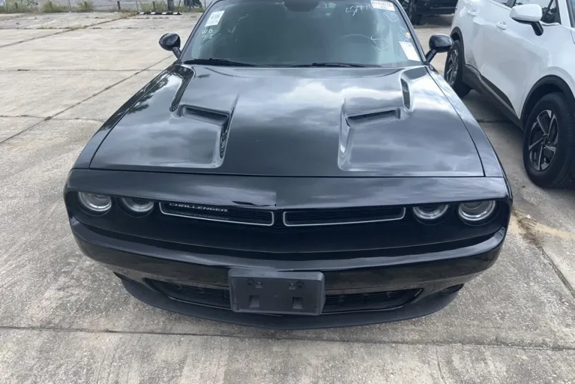 2023 Dodge Challenger SXT photo 1