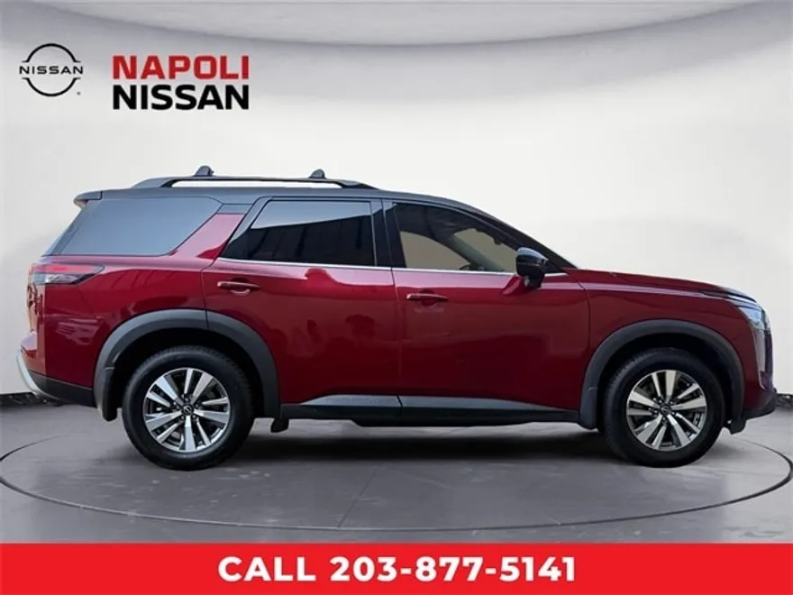2023 Nissan Pathfinder SL photo 1