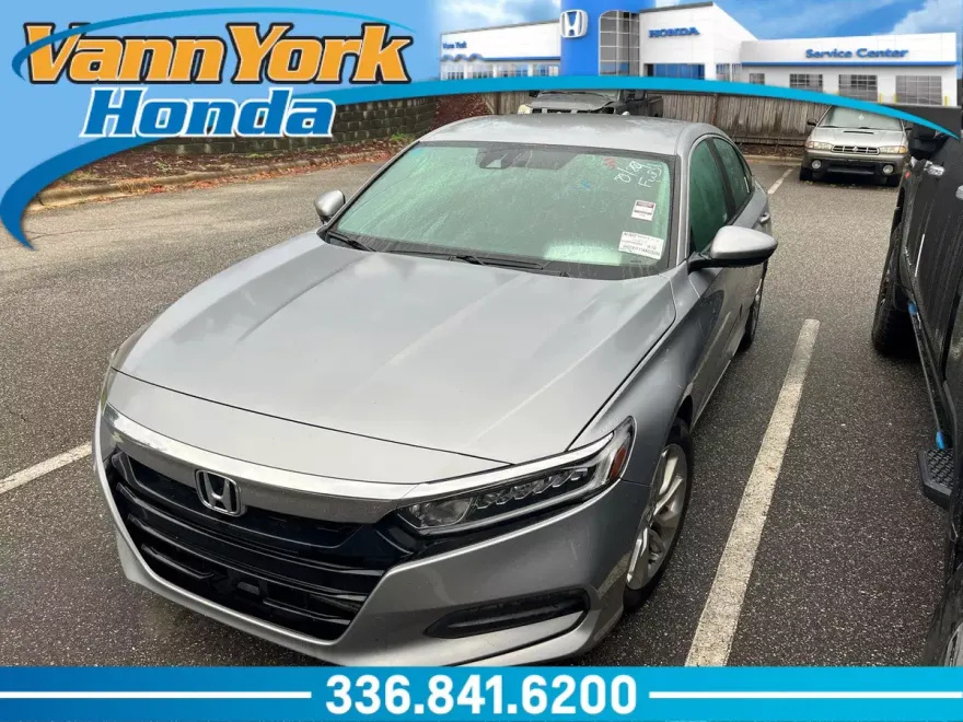 2019 Honda Accord LX 1.5T photo 1