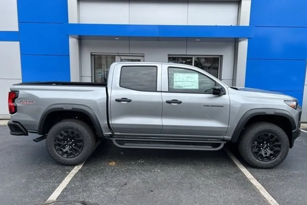 2026 Chevrolet Colorado Trail Boss photo 1