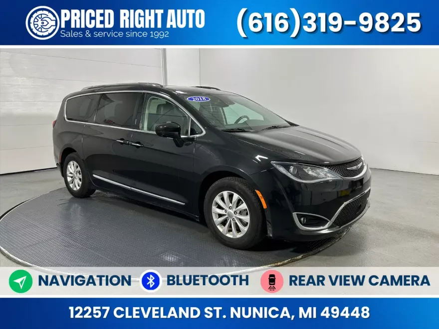 2018 Chrysler Pacifica Touring Plus photo 1