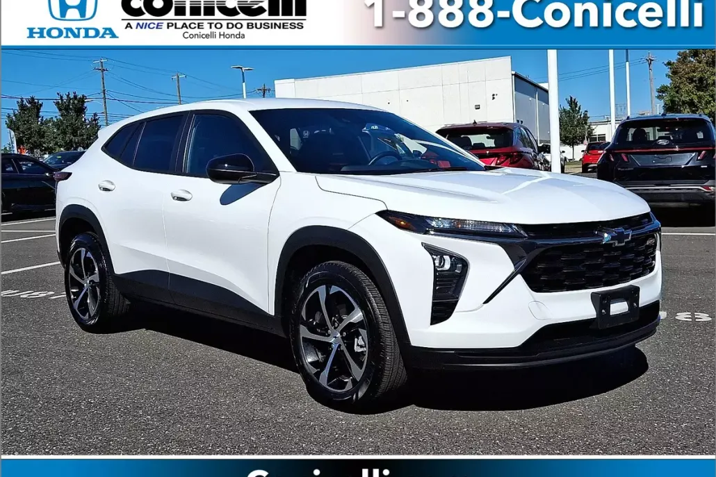 2024 Chevrolet Trax photo 1