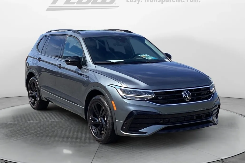 2024 Volkswagen Tiguan SE R-Line Black photo 1
